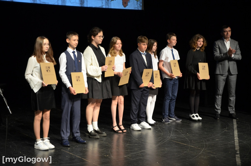 Gala stypendialna prymusów trwa
