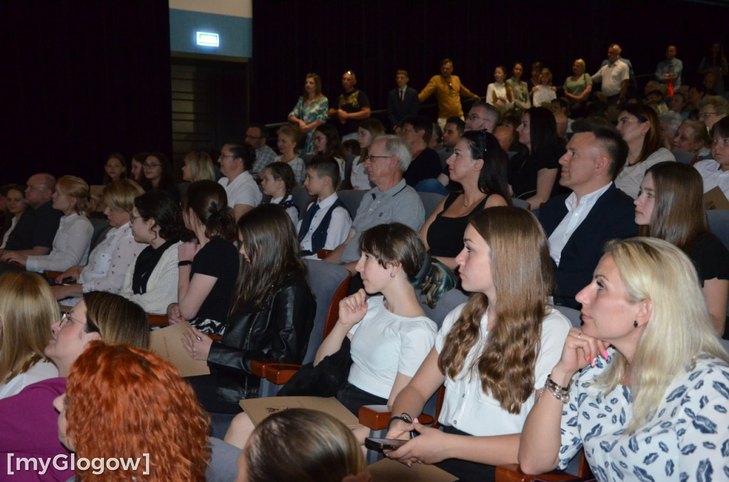 Gala stypendialna prymusów trwa