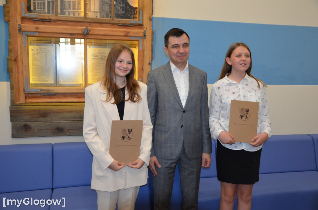 Gala stypendialna prymusów trwa