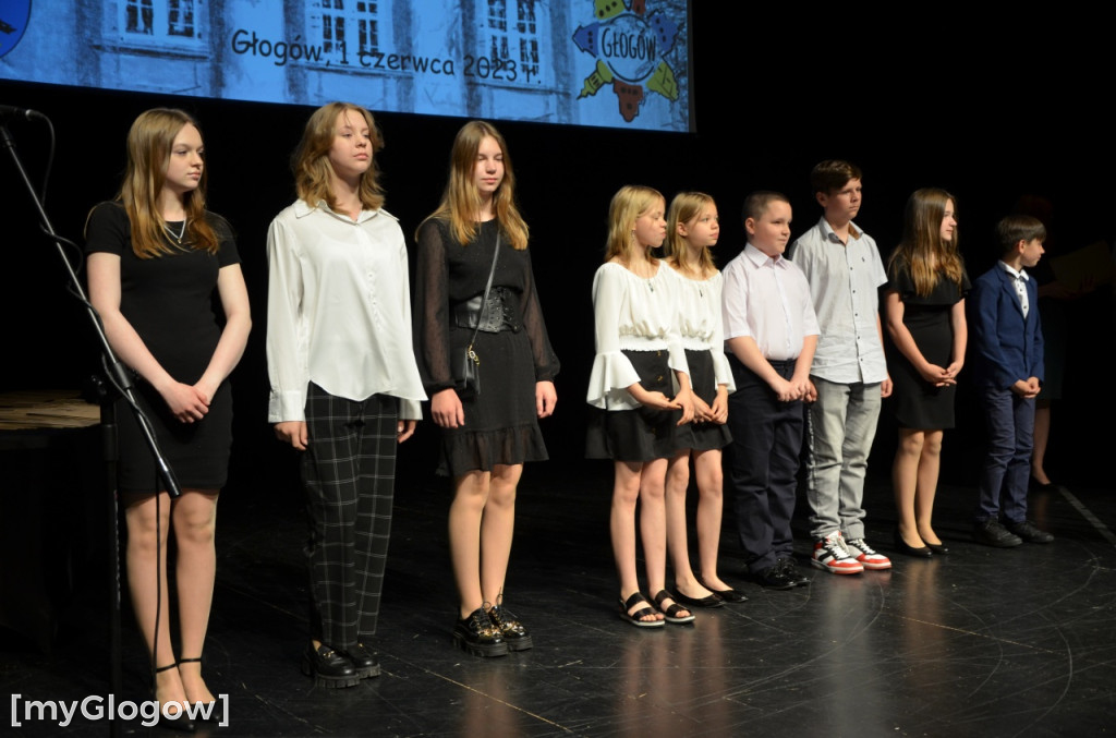 Gala stypendialna prymusów trwa