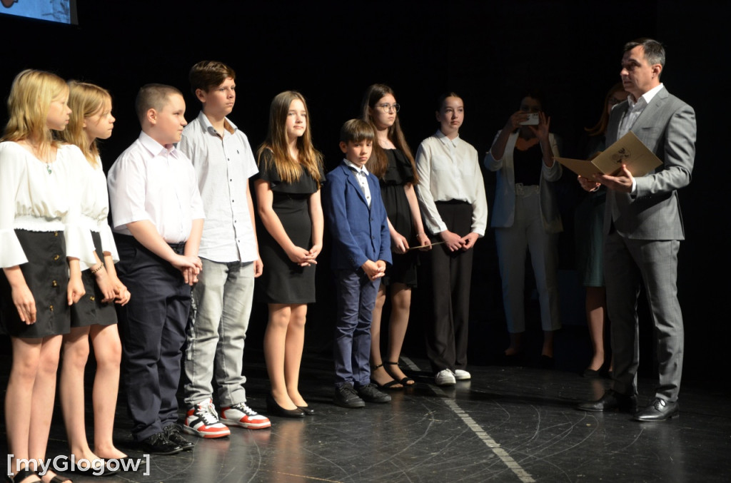 Gala stypendialna prymusów trwa