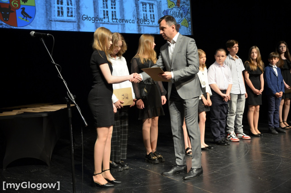 Gala stypendialna prymusów trwa