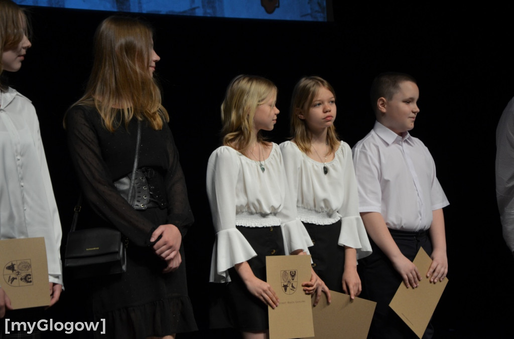 Gala stypendialna prymusów trwa