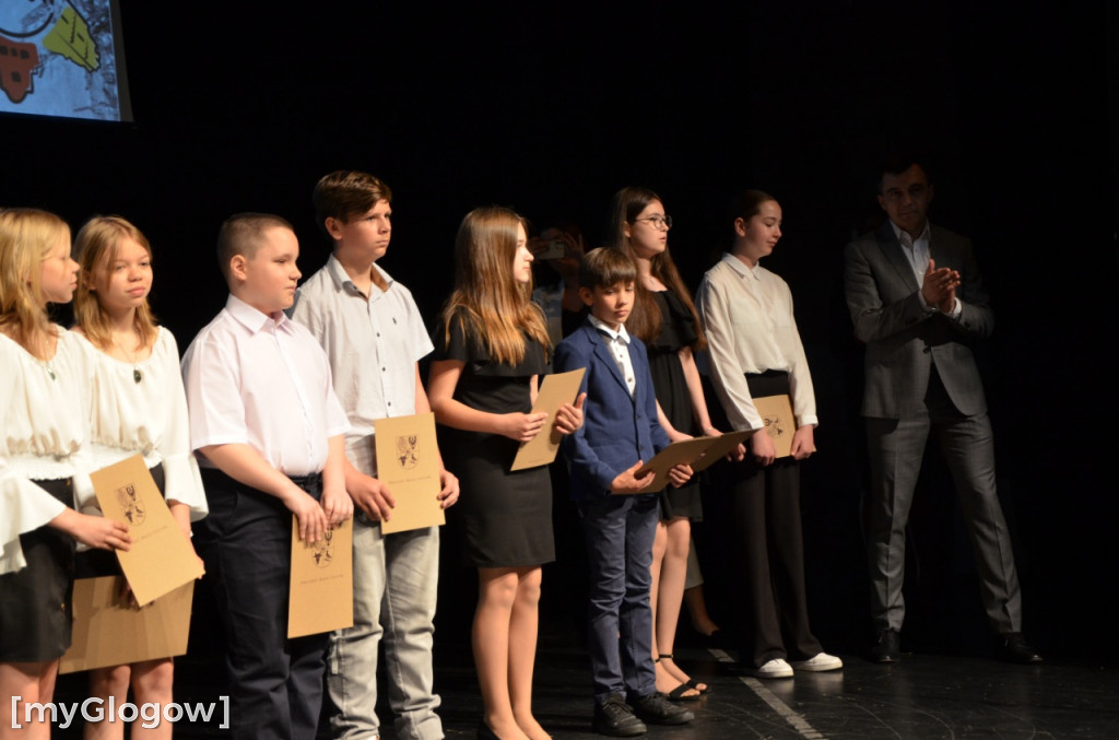 Gala stypendialna prymusów trwa