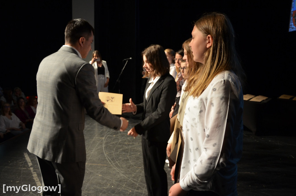 Gala stypendialna prymusów trwa