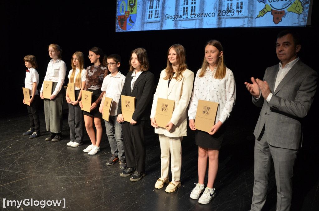 Gala stypendialna prymusów trwa