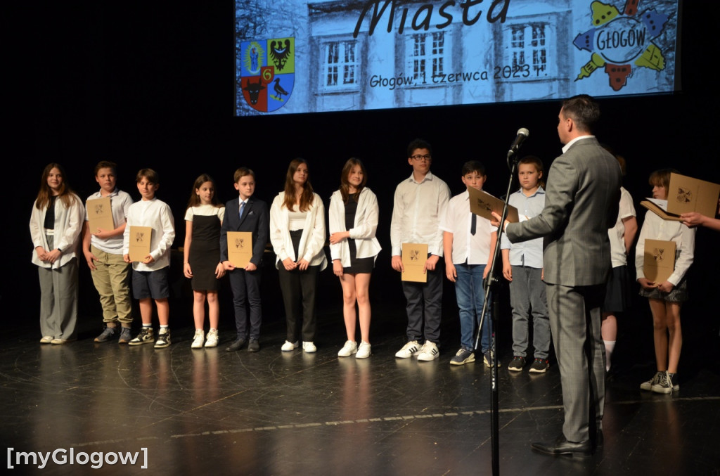 Gala stypendialna prymusów trwa