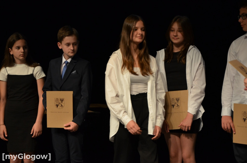 Gala stypendialna prymusów trwa