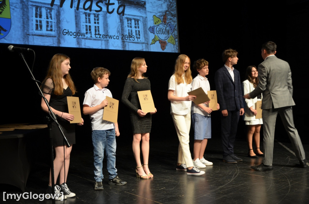 Gala stypendialna prymusów trwa