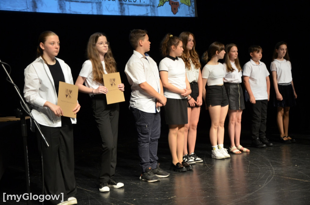 Gala stypendialna prymusów trwa