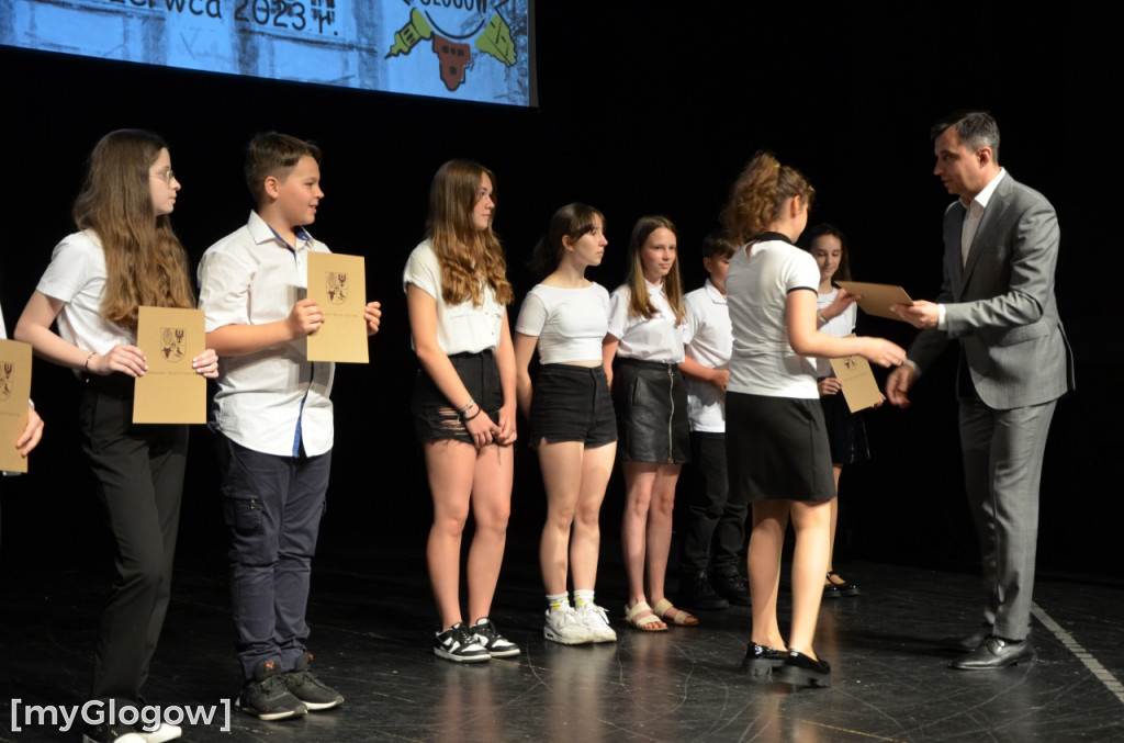 Gala stypendialna prymusów trwa