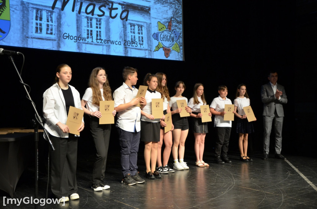 Gala stypendialna prymusów trwa