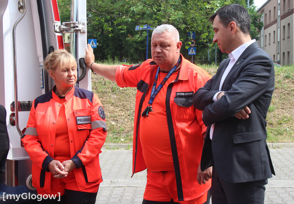 Druga głogowska karetka z elektrycznymi noszami