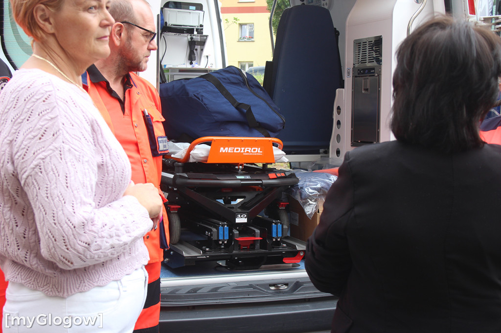 Druga głogowska karetka z elektrycznymi noszami