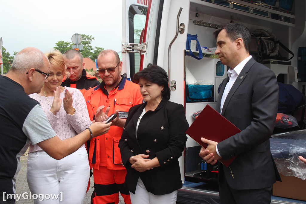 Druga głogowska karetka z elektrycznymi noszami