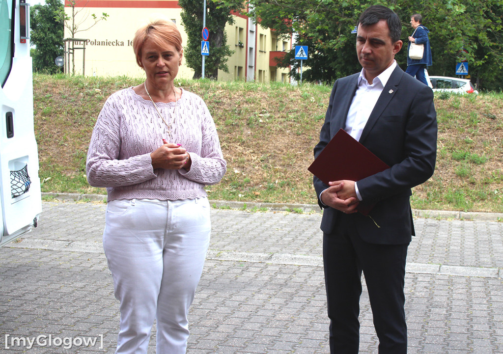 Druga głogowska karetka z elektrycznymi noszami