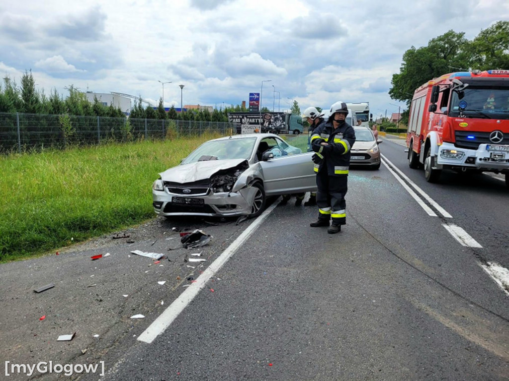Wypadek na krajówce. Cztery osoby poszkodowane