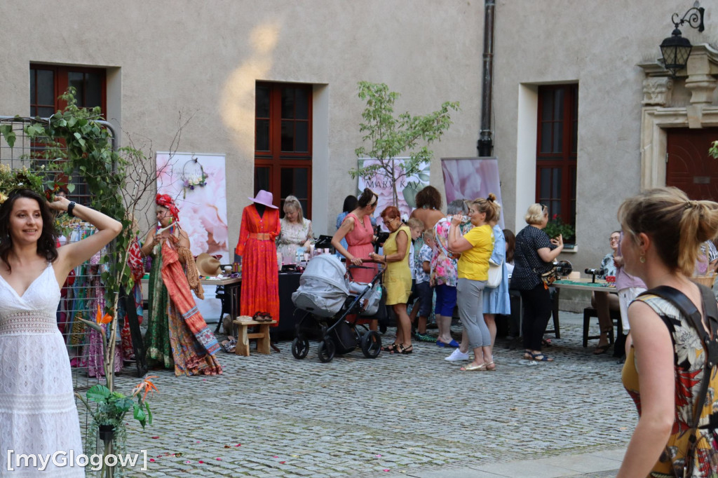 Wianki popłynęły Odrą. Upletły je Głogowianki
