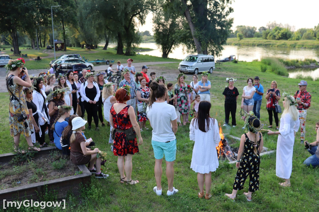 Wianki popłynęły Odrą. Upletły je Głogowianki