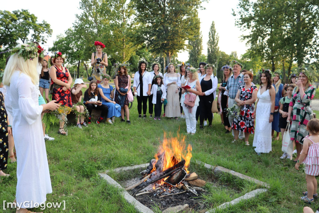 Wianki popłynęły Odrą. Upletły je Głogowianki