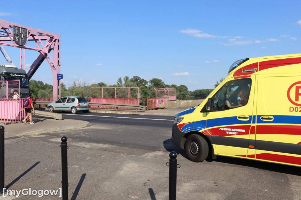 Wszyscy szukali niedoszłej samobójczyni na moście