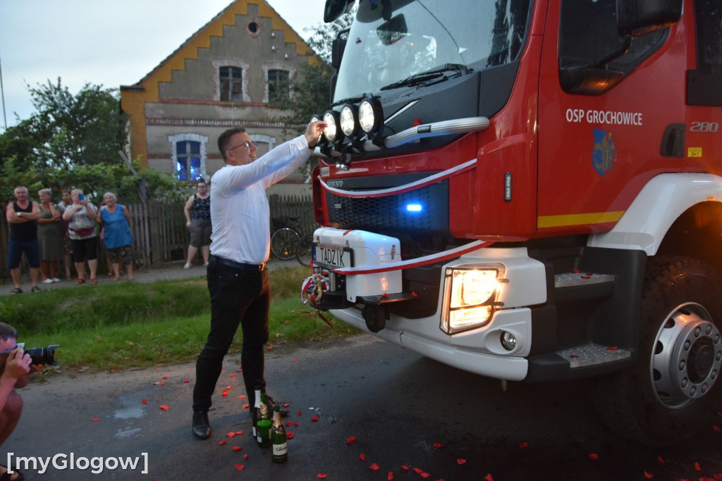 Powitanie wozu strażackiego OSP w Grochowicach
