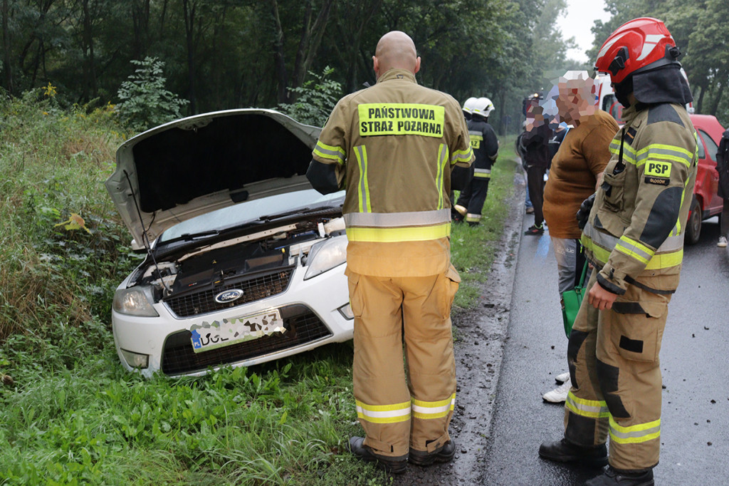 Zderzenie samochodów na DW 292.