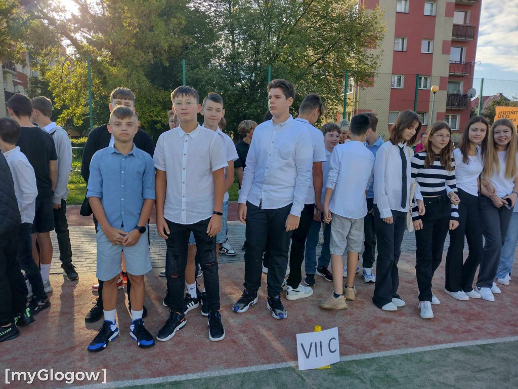 Rozpoczęcie roku szkolnego w Szkole Podstawowej nr 8 w Głogowie