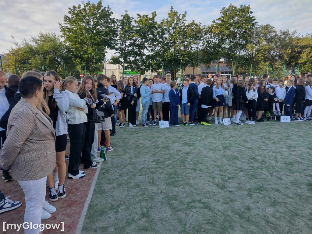 Rozpoczęcie roku szkolnego w Szkole Podstawowej nr 8 w Głogowie