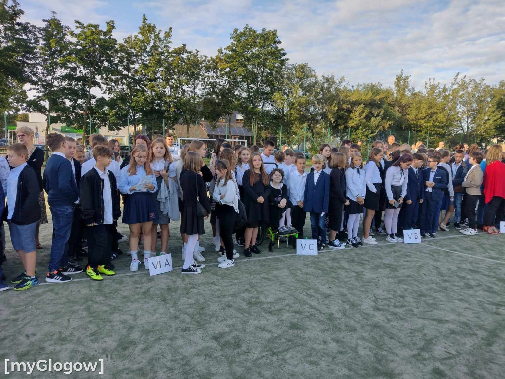 Rozpoczęcie roku szkolnego w Szkole Podstawowej nr 8 w Głogowie