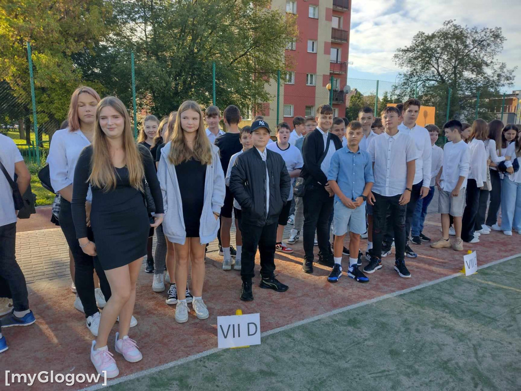 Rozpoczęcie roku szkolnego w Szkole Podstawowej nr 8 w Głogowie