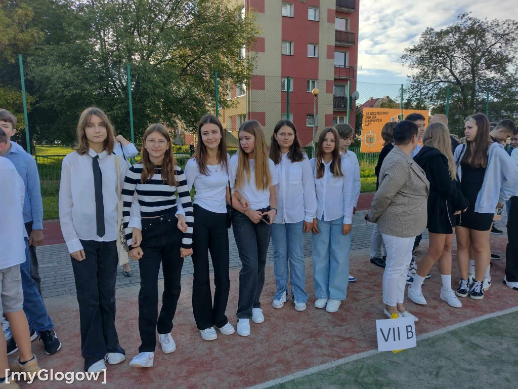 Rozpoczęcie roku szkolnego w Szkole Podstawowej nr 8 w Głogowie