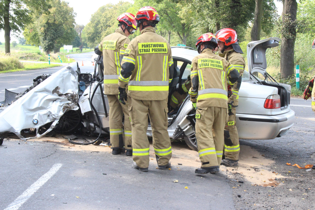 Zderzenie BMW z ciężarówką na DW 292