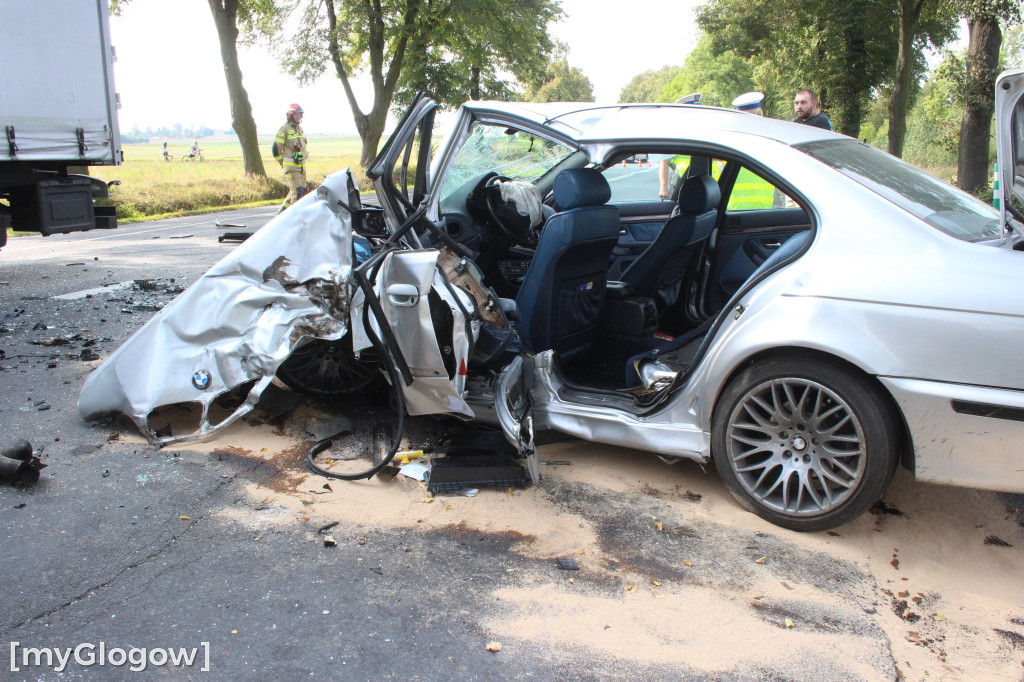Zderzenie BMW z ciężarówką na DW 292