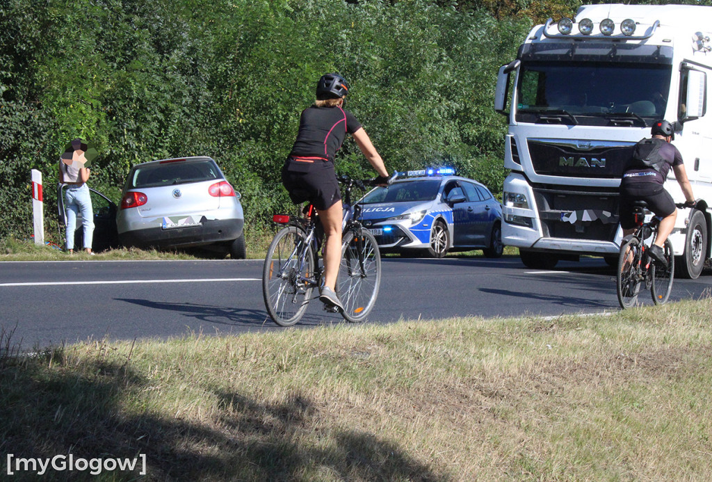 Kolizja w Serbach pod Głogowem. Noga z gazu