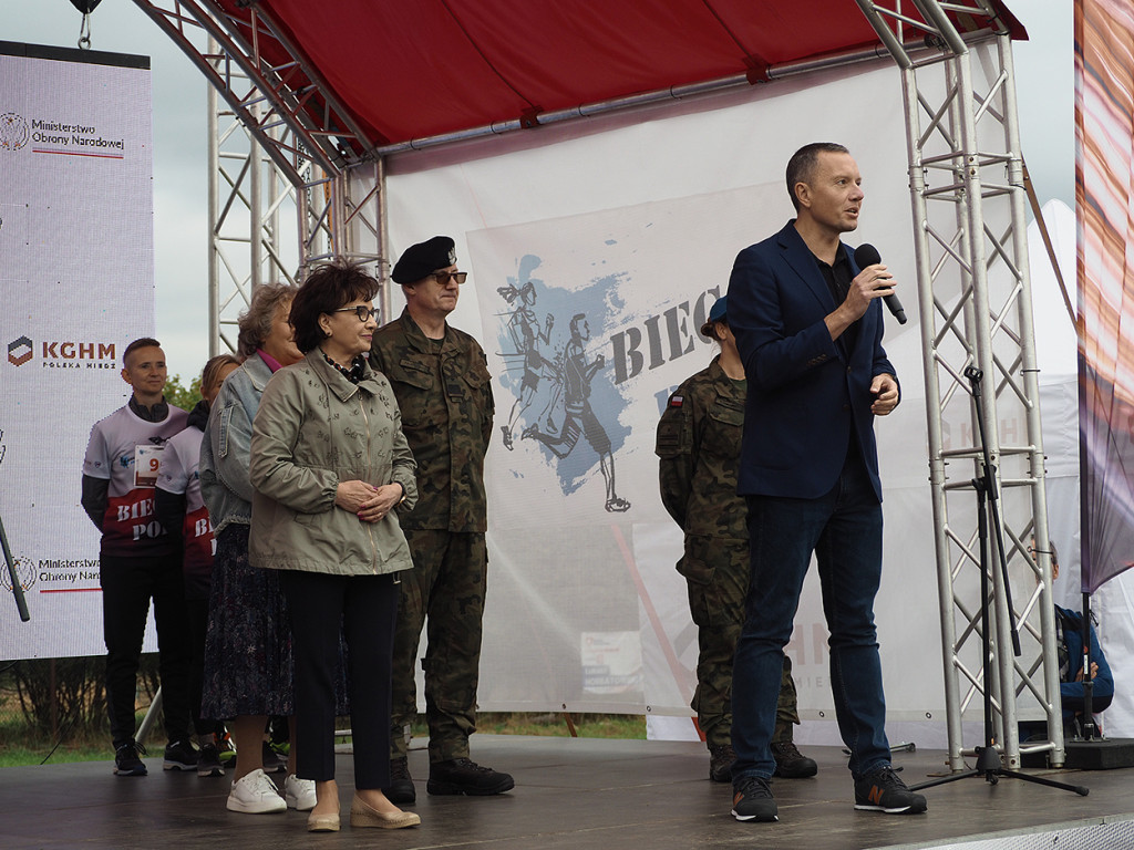 Około tysiąca biegaczy na trasach I Biegu Pokoju w Głogowie