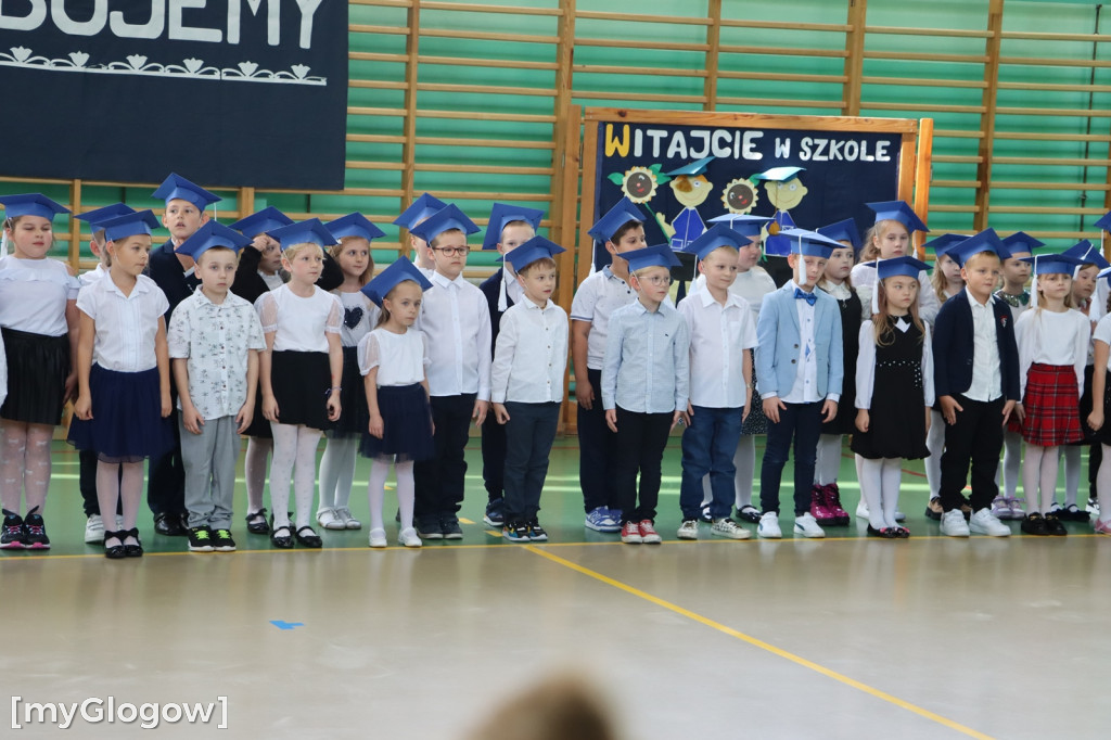 Ślubowanie i pasowanie pierwszaków z SP 10