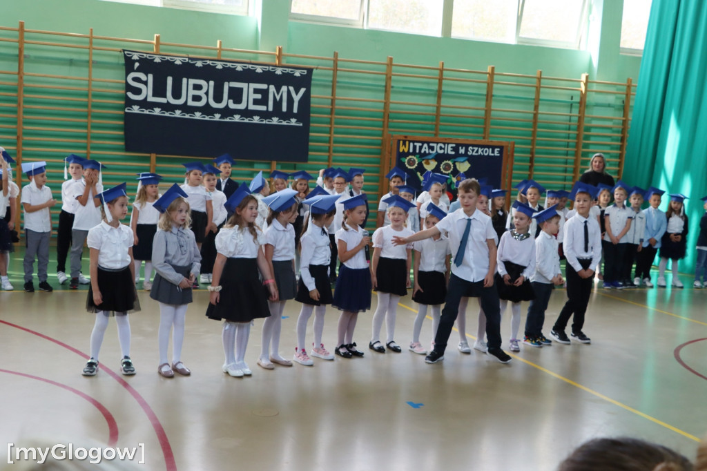 Ślubowanie i pasowanie pierwszaków z SP 10