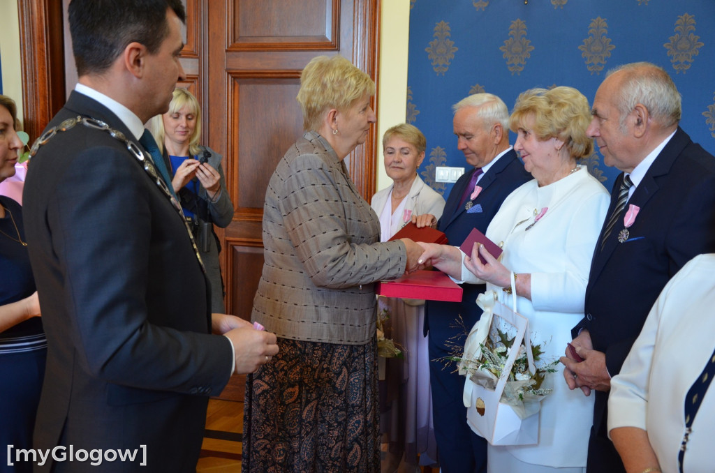 Dwie uroczystości Złotych Godów w głogowskim ratuszu