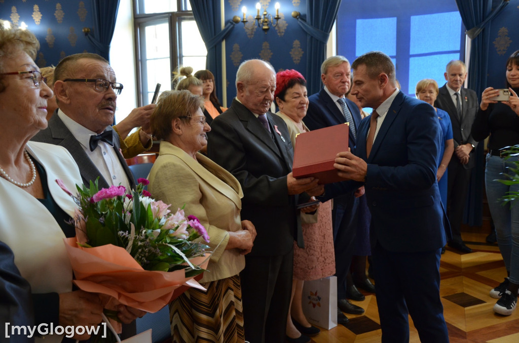Dwie uroczystości Złotych Godów w głogowskim ratuszu