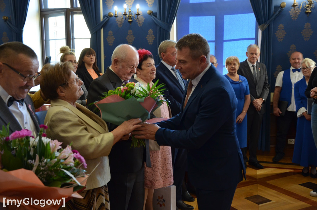 Dwie uroczystości Złotych Godów w głogowskim ratuszu