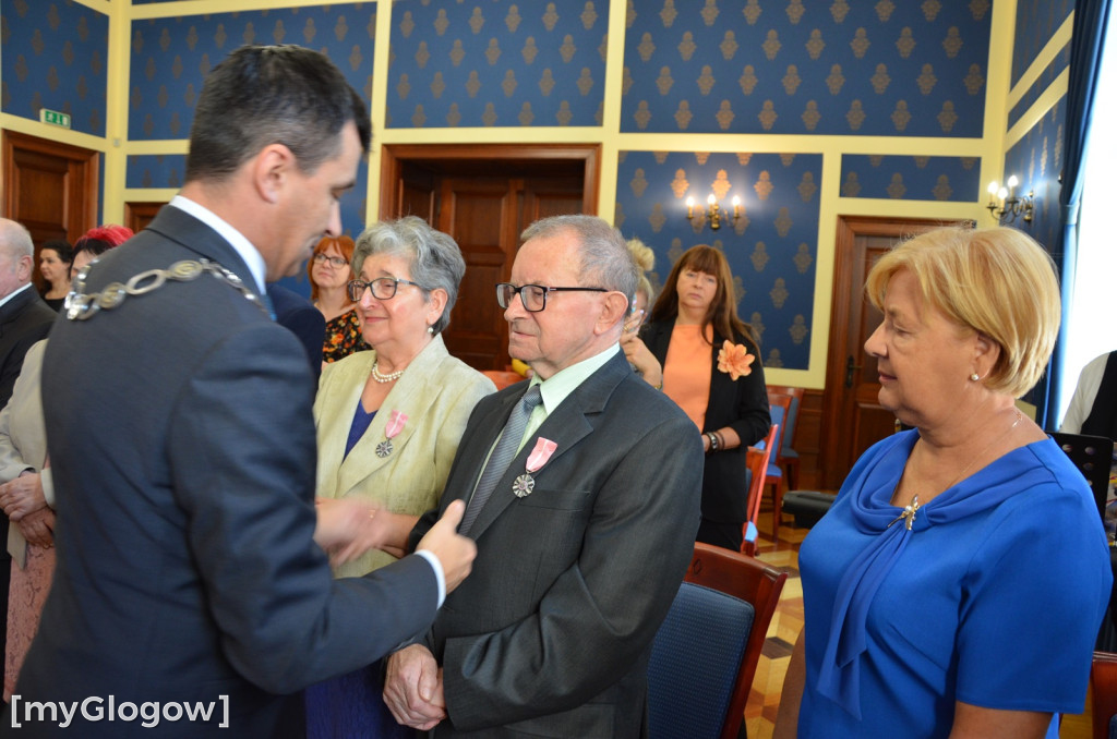 Dwie uroczystości Złotych Godów w głogowskim ratuszu
