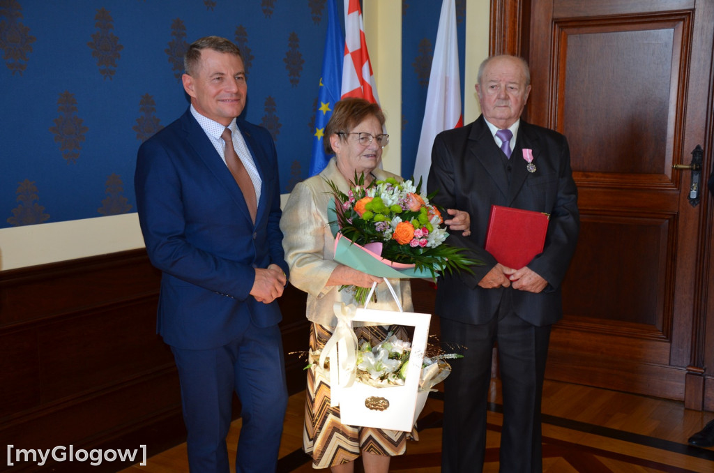 Dwie uroczystości Złotych Godów w głogowskim ratuszu