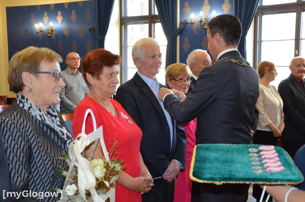 Dwie uroczystości Złotych Godów w głogowskim ratuszu