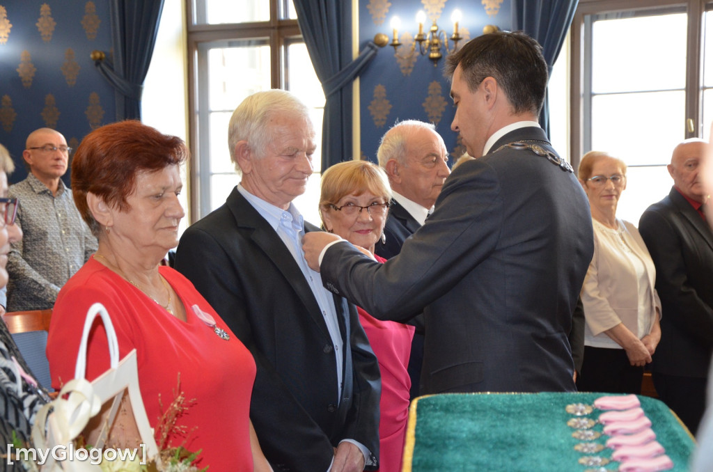 Dwie uroczystości Złotych Godów w głogowskim ratuszu