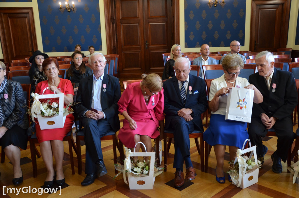 Dwie uroczystości Złotych Godów w głogowskim ratuszu