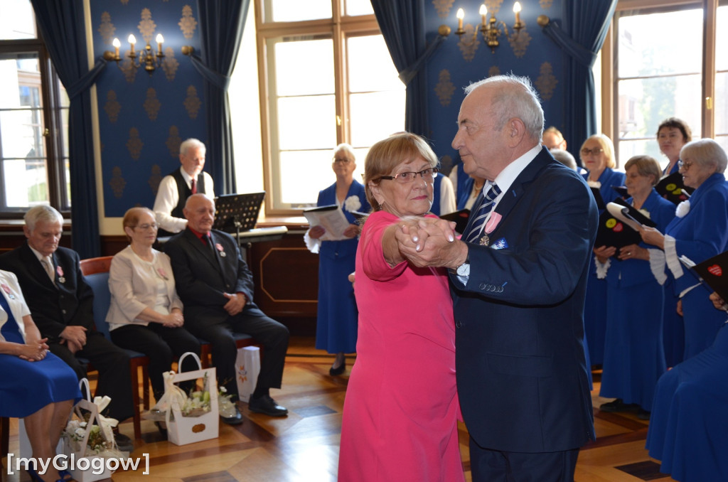 Dwie uroczystości Złotych Godów w głogowskim ratuszu