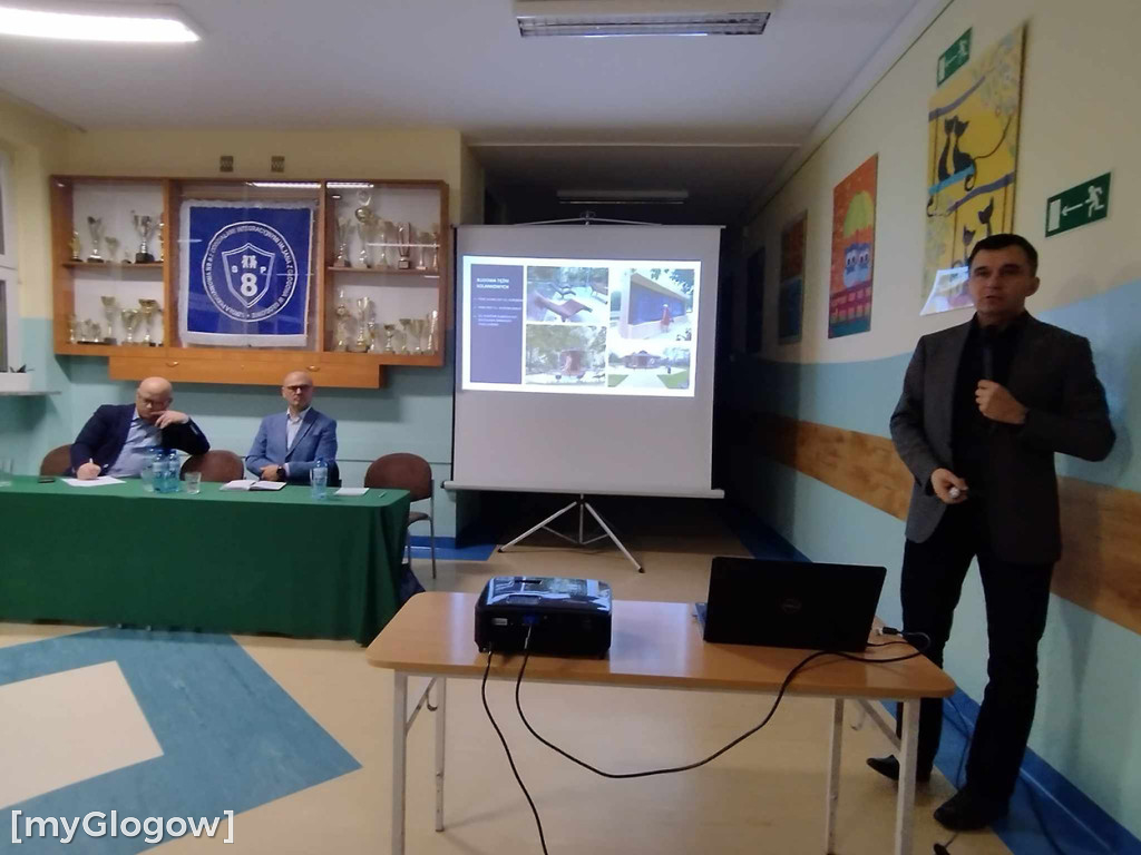 W SP8 trwa spotkanie prezydenta z mieszkańcami