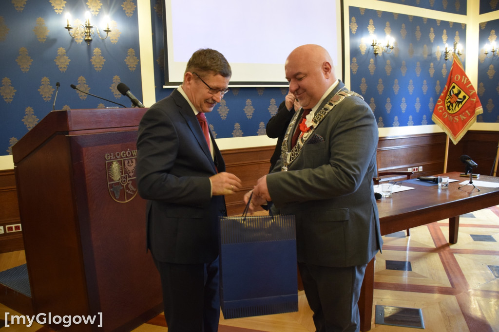 Uroczysta sesja miasta i powiatu 11 listopada