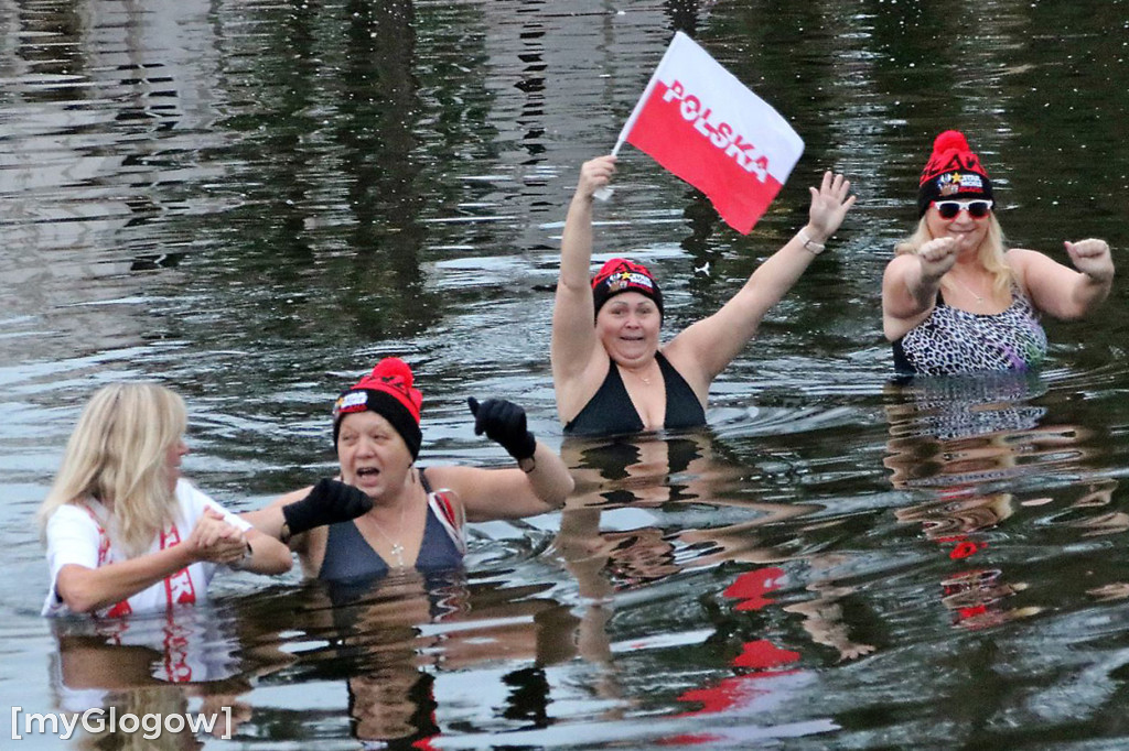 Sławskie morsy uczciły Święto Niepodległości